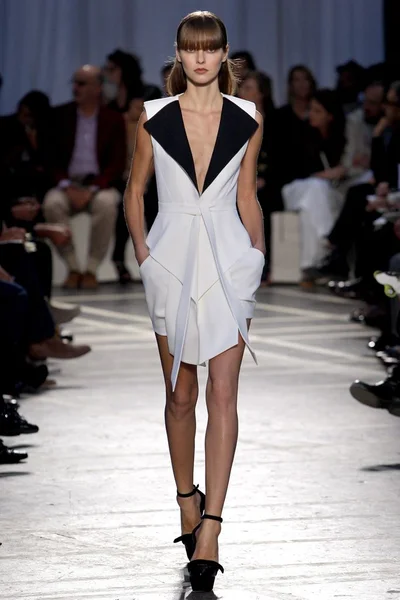 Look 7